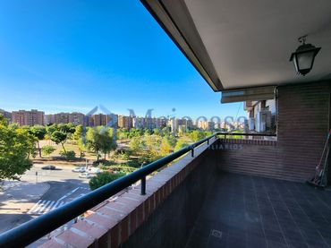 Flat with balcony for sale in Calle Arzobispo Morcillo