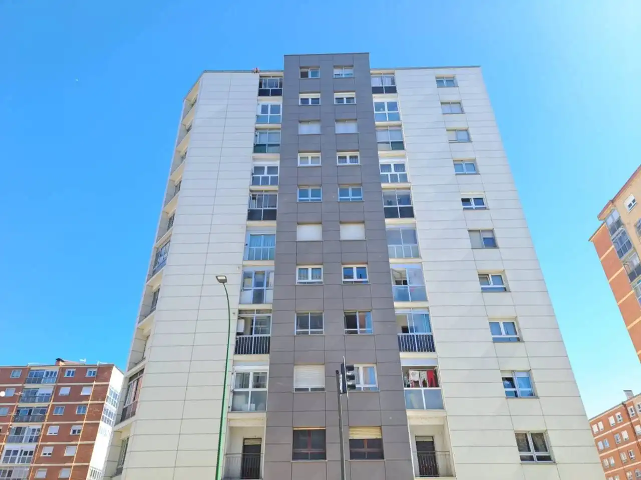 Vista exterior de Piso en venta en Burgos con Calefacción y Terraza