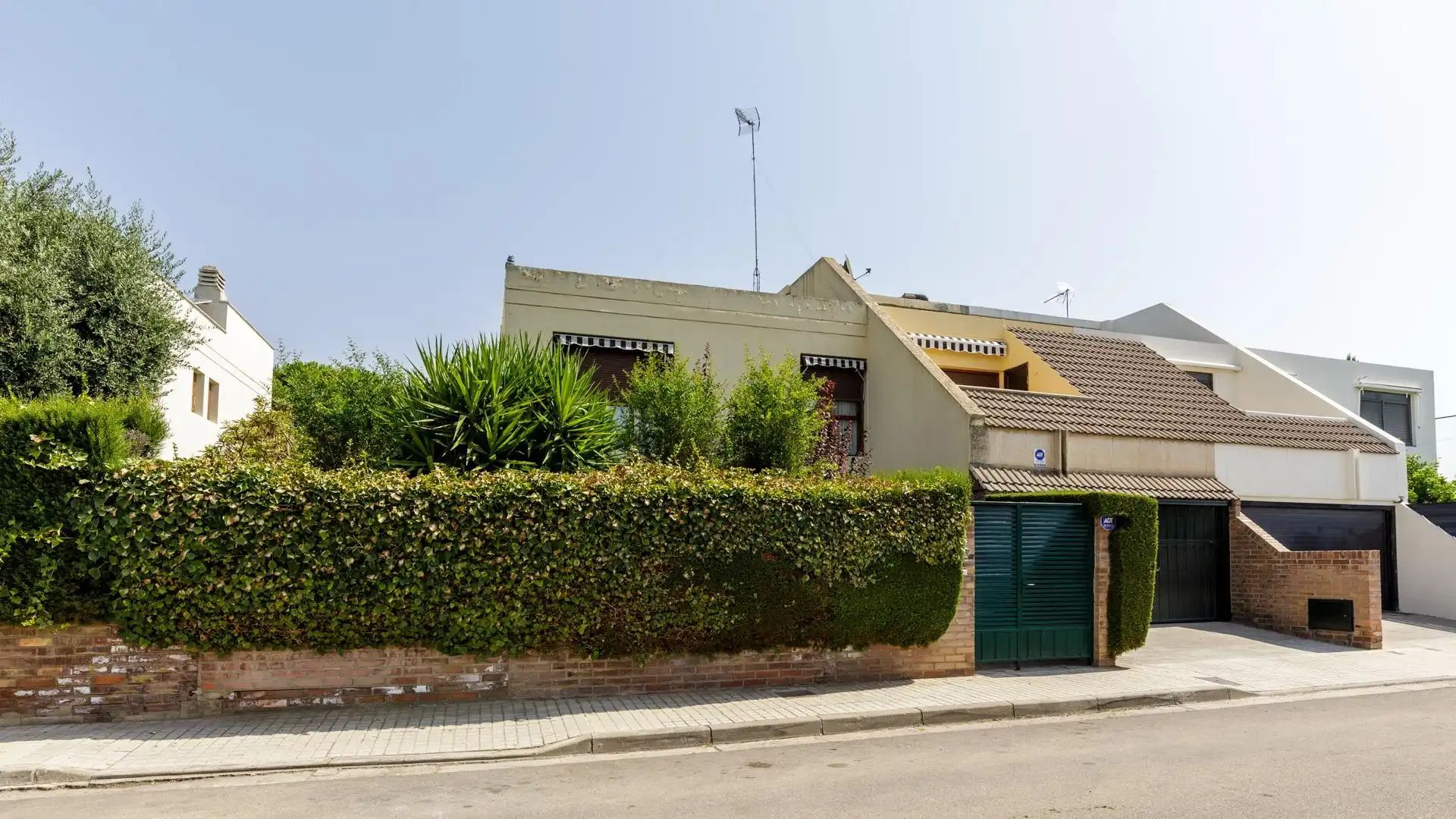Vista exterior de Casa o chalet en venta en Zaragoza con Aire acondicionado, Calefacción y Jardín privado