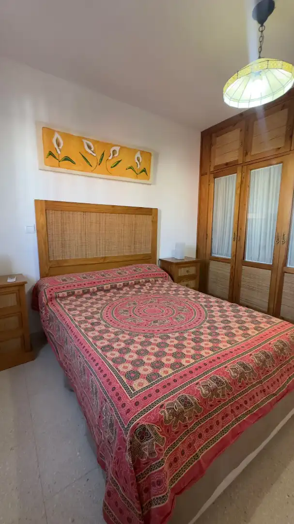 Schlafzimmer von Wohnung zum Verkauf in Camas mit Klimaanlage