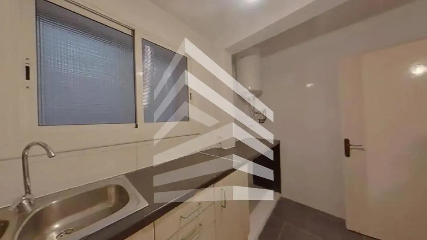 Cuina de Planta baixa en venda en Barcelona amb Parquet