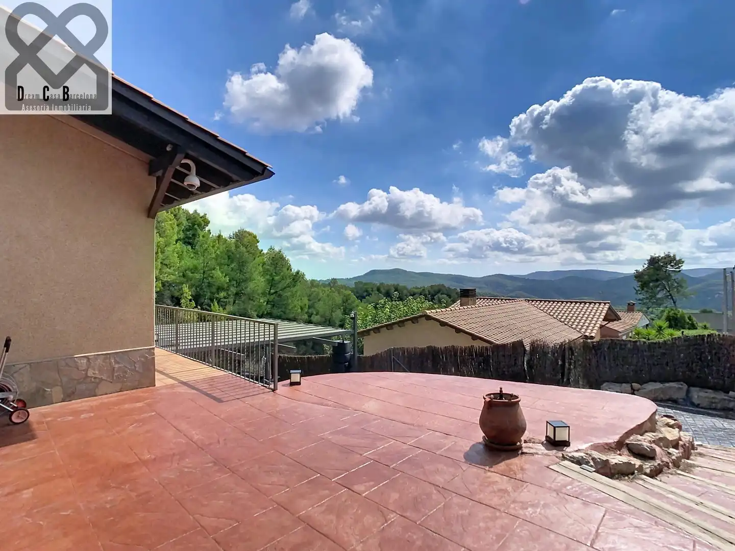 Terrassa de Casa o xalet en venda en Corbera de Llobregat, Barcelona