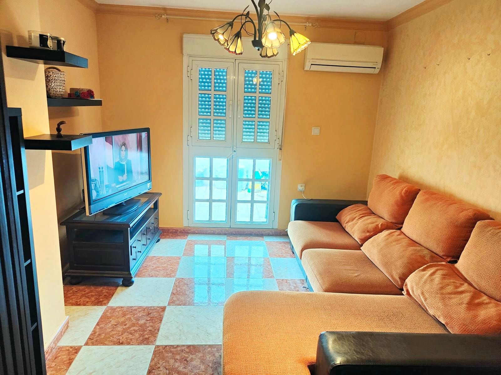 Sala d'estar de Casa o xalet en venda en El Puerto de Santa María amb Aire condicionat, Terrassa i Traster