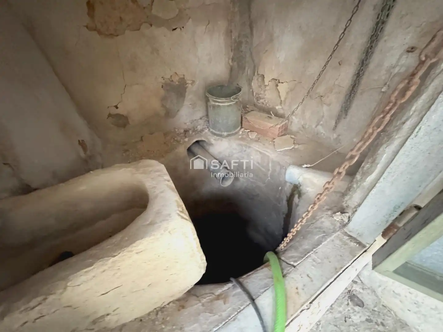 Casa adosada en venta en Algueña con Terraza