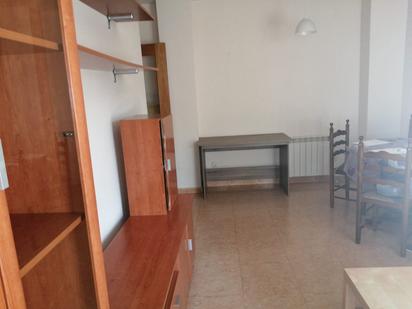 Bedroom of Flat to rent in Belmonte de Tajo  with Heating, Furnished and Community pool