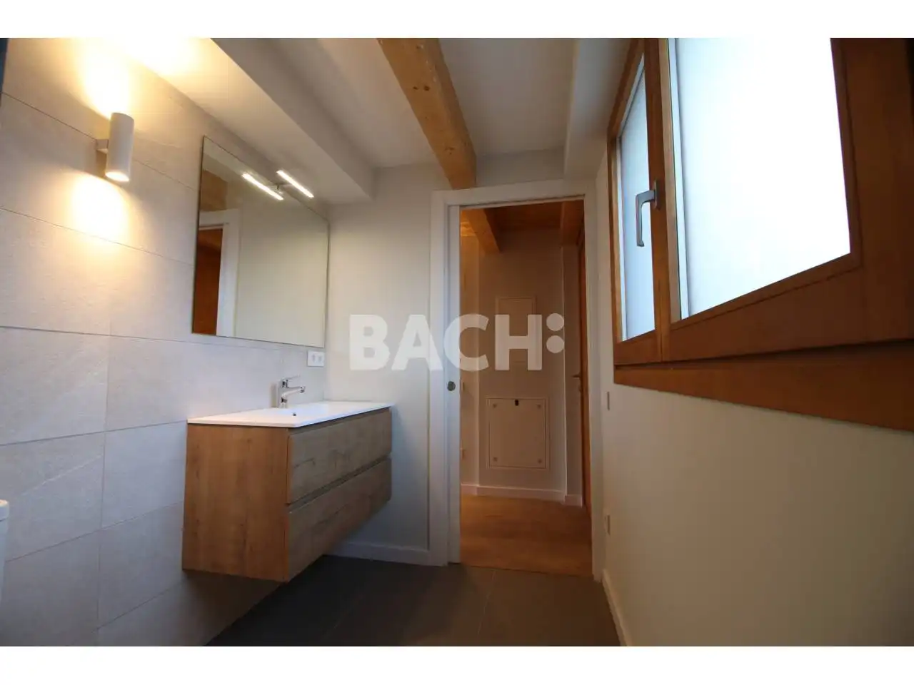 Bany de Dúplex en venda en Vic amb Aire condicionat, Calefacció i Parquet