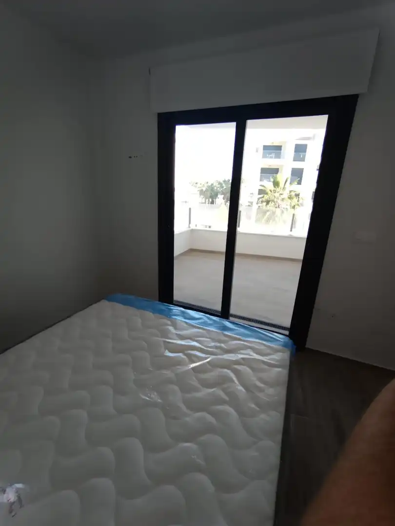 Dormitori de Apartament en venda en Orihuela amb Aire condicionat, Terrassa i Moblat