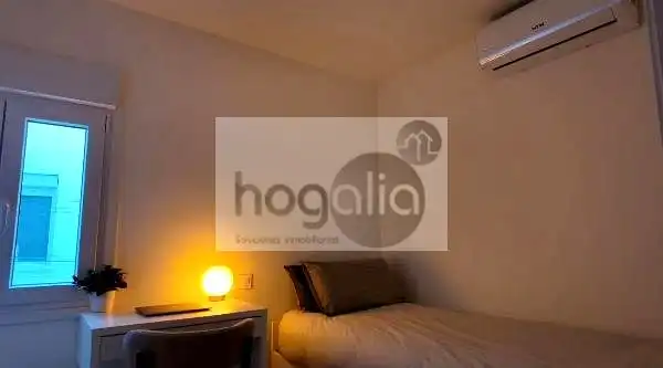 Schlafzimmer von Wohnung zur Miete in Triana