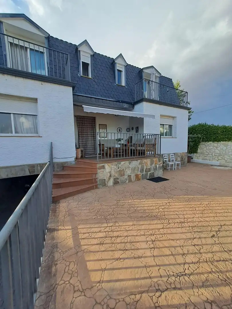 Casa amb piscina en venda a El Viso de San Juan, imagen 2