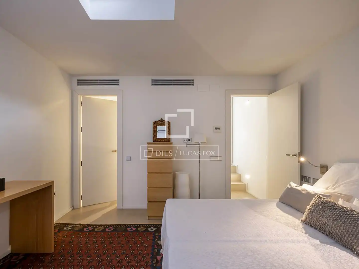 Dormitori de Casa o xalet en venda en Barcelona amb Aire condicionat, Calefacció i Jardí privat