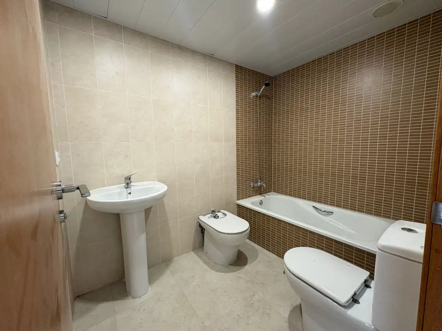 Bathroom of Flat for sale in La Pobla Llarga  with Air Conditioner, Heating and Terrace