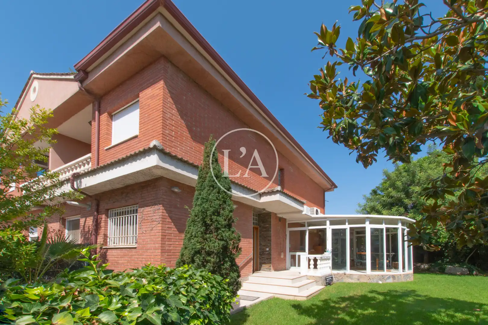 Semi-detached house with terrace for sale in Carrer d'Alexandre Galí, imagen 2