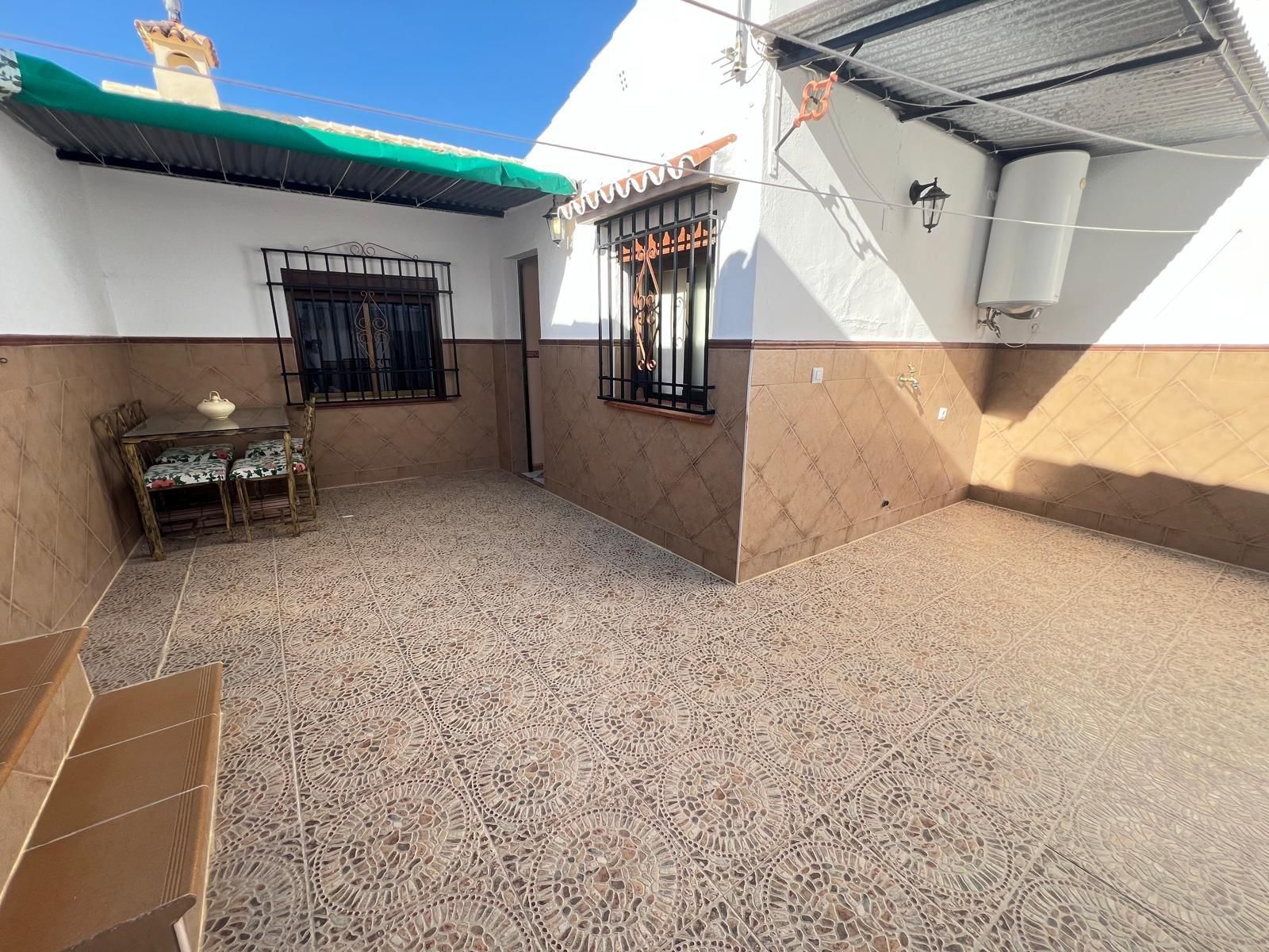 Vista exterior de Casa o xalet en venda en Antequera amb Terrassa, Traster i Balcó