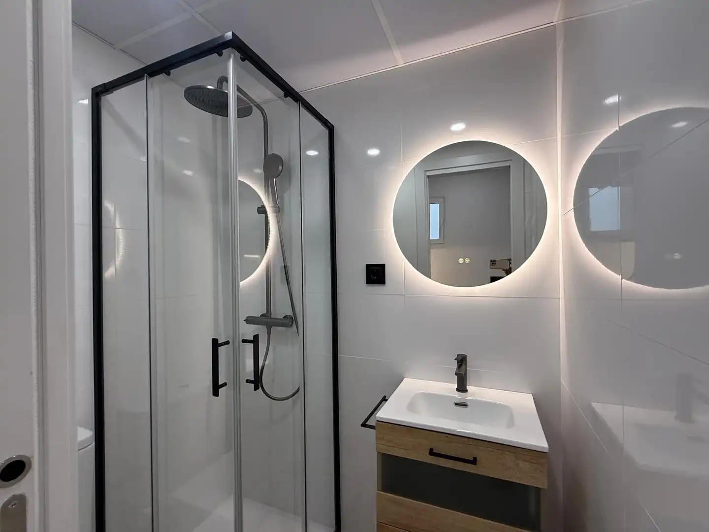 Baño de Apartamento de alquiler en Madrid con Aire acondicionado, Calefacción y Trastero