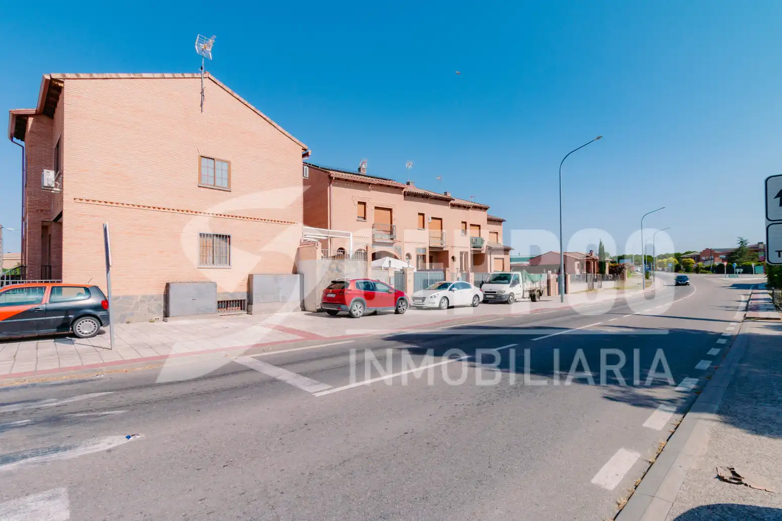 Vista exterior de Casa o xalet en venda en Santa Cruz del Retamar amb Aire condicionat, Calefacció i Terrassa