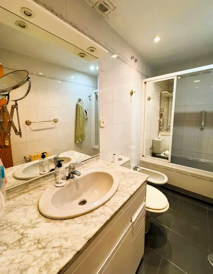 Baño de Piso en venta en Puertollano con Aire acondicionado