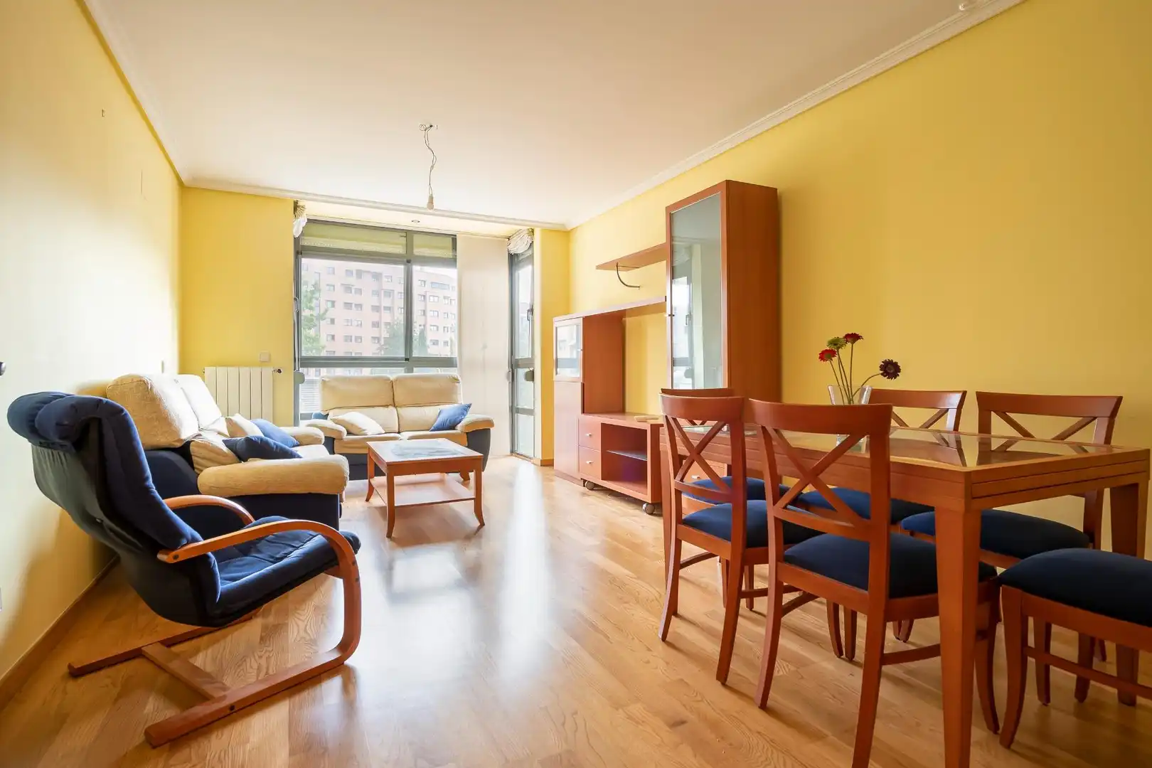 Sala de estar de Piso en venta en  Madrid Capital con Piscina comunitaria