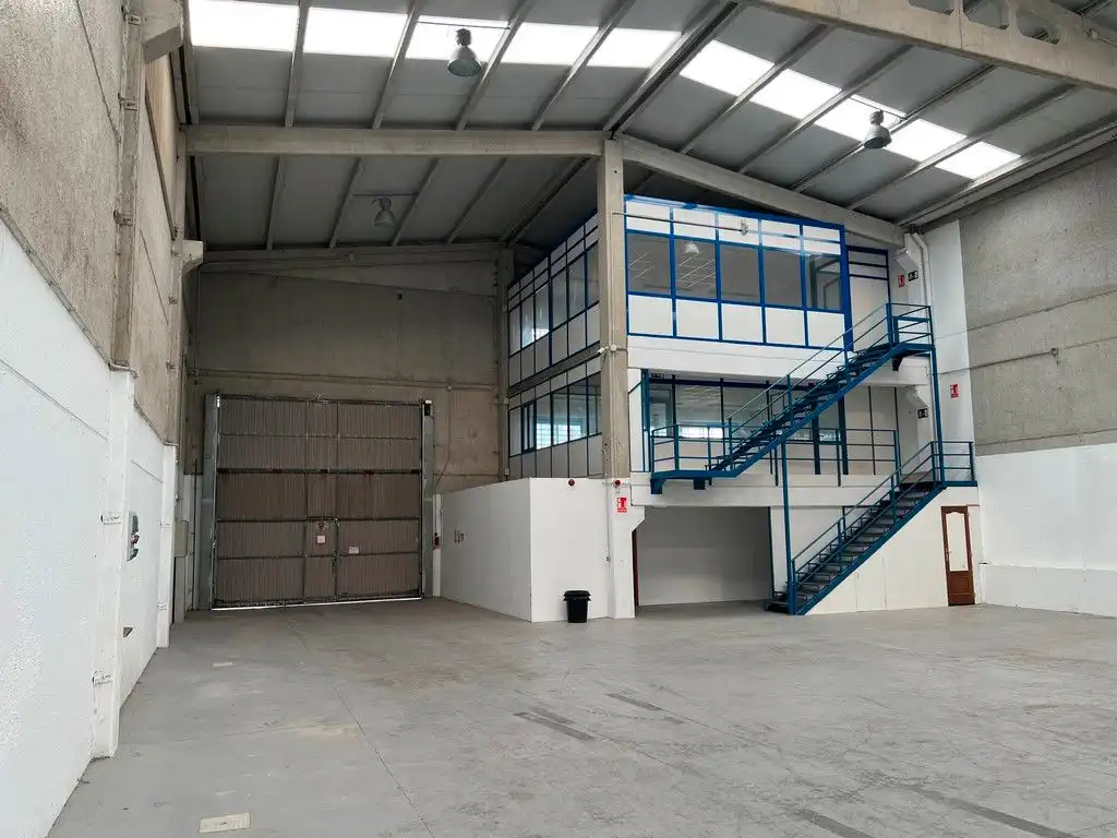 Nau industrial de lloguer a Rúa Jesús Fernández Pita, imagen 11