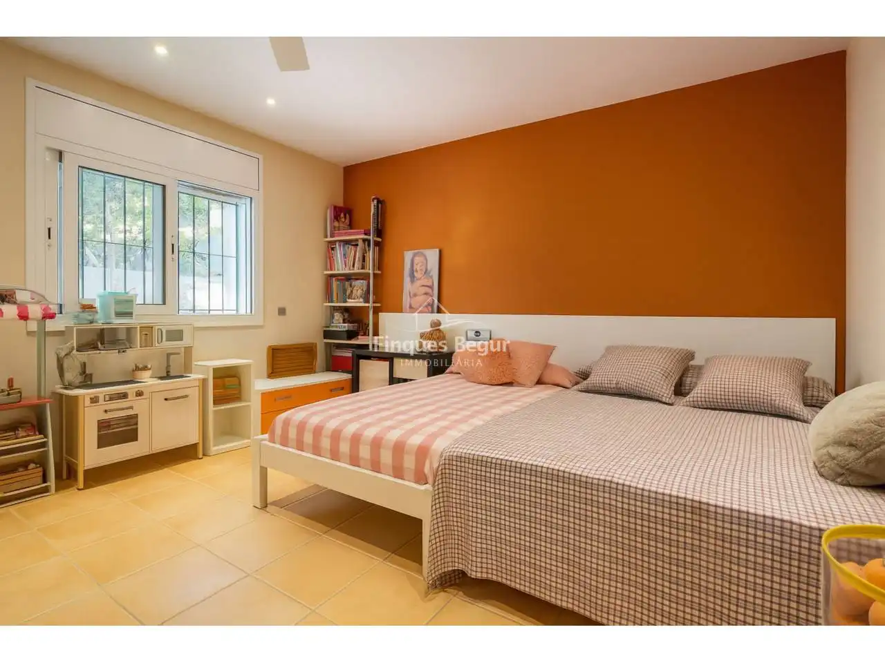 Detached house with pool for sale in Calle Joaquim Ruyra, imagen 11