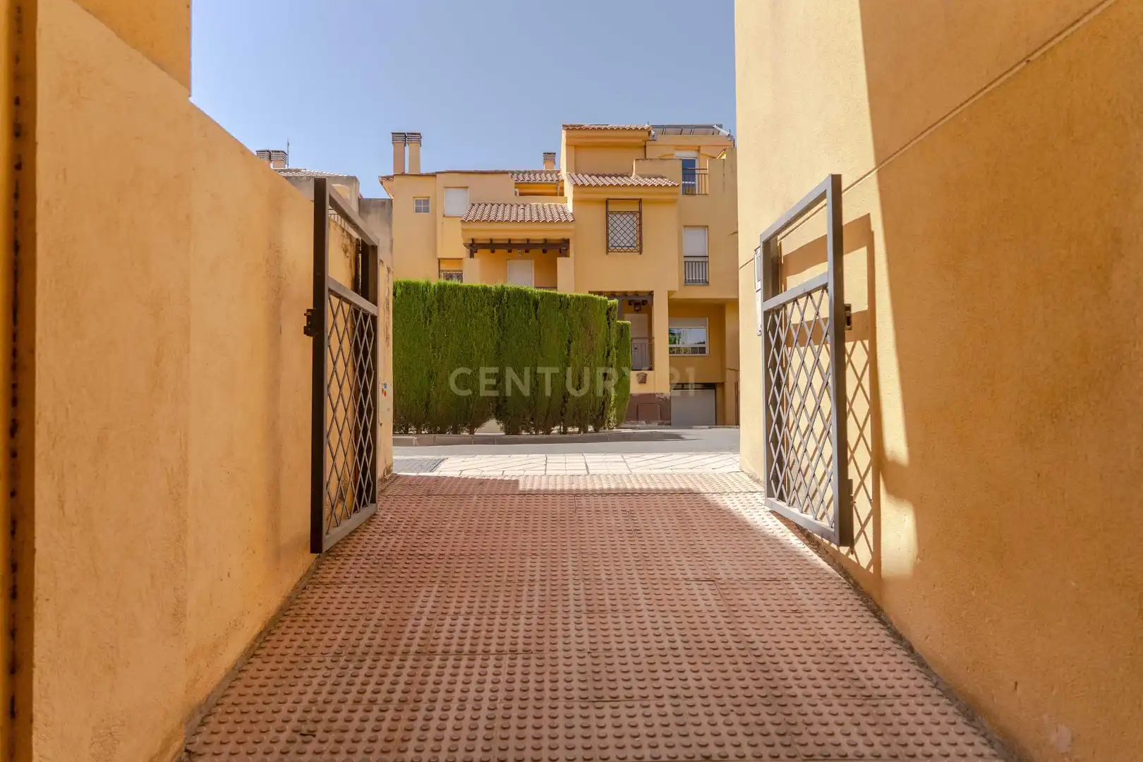 Exterior view of Houses for sale in Armilla  with Storage room and Community pool