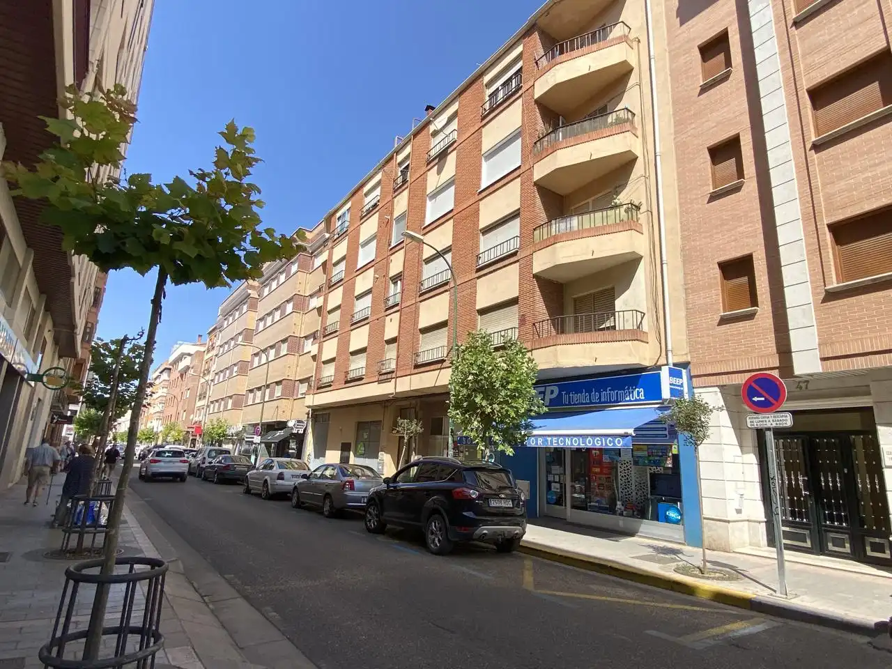 Außenansicht von Wohnung zur Miete in Aranda de Duero mit Heizung, Parkett und Abstellraum