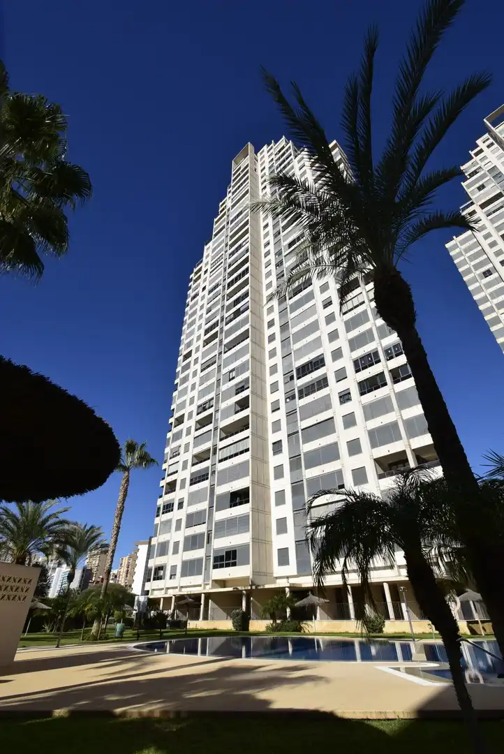 Vista exterior de Apartamento en venta en Benidorm con Aire acondicionado, Calefacción y Jardín privado