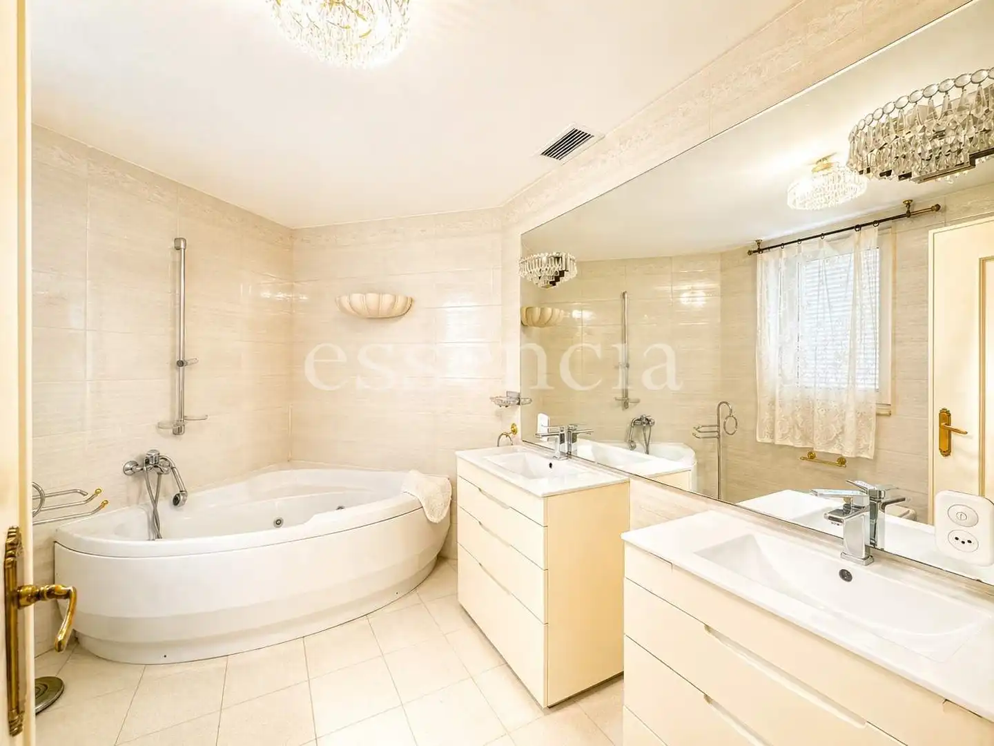 Bathroom of Houses for sale in Gandia  with Terrace, Swimming Pool and Balcony