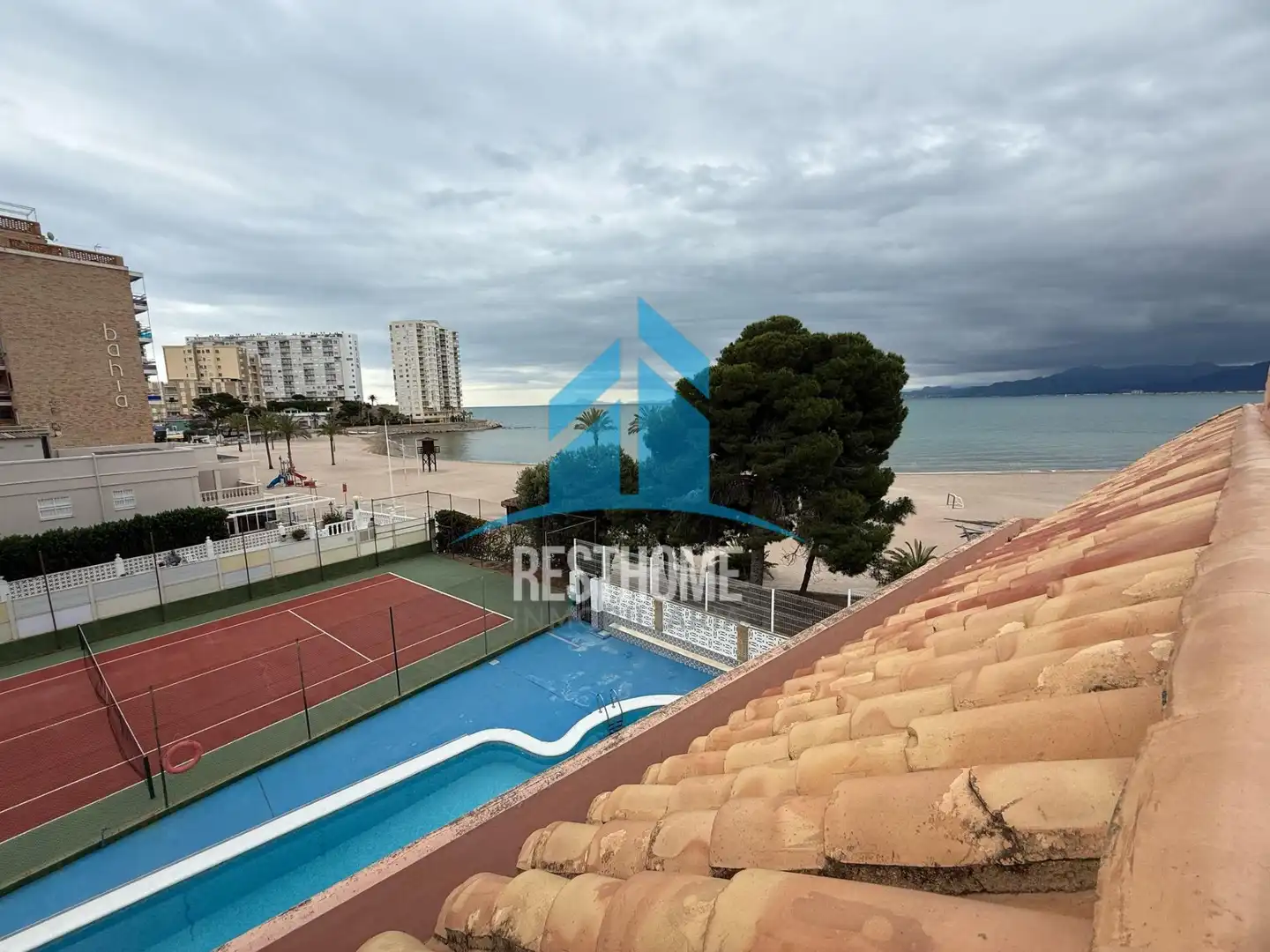 Vista exterior de Local en venta en Cullera