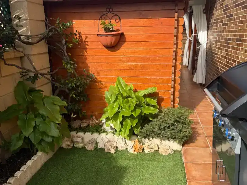 Jardí de Casa adosada en venda en Miranda de Ebro amb Jardí privat, Parquet i Traster