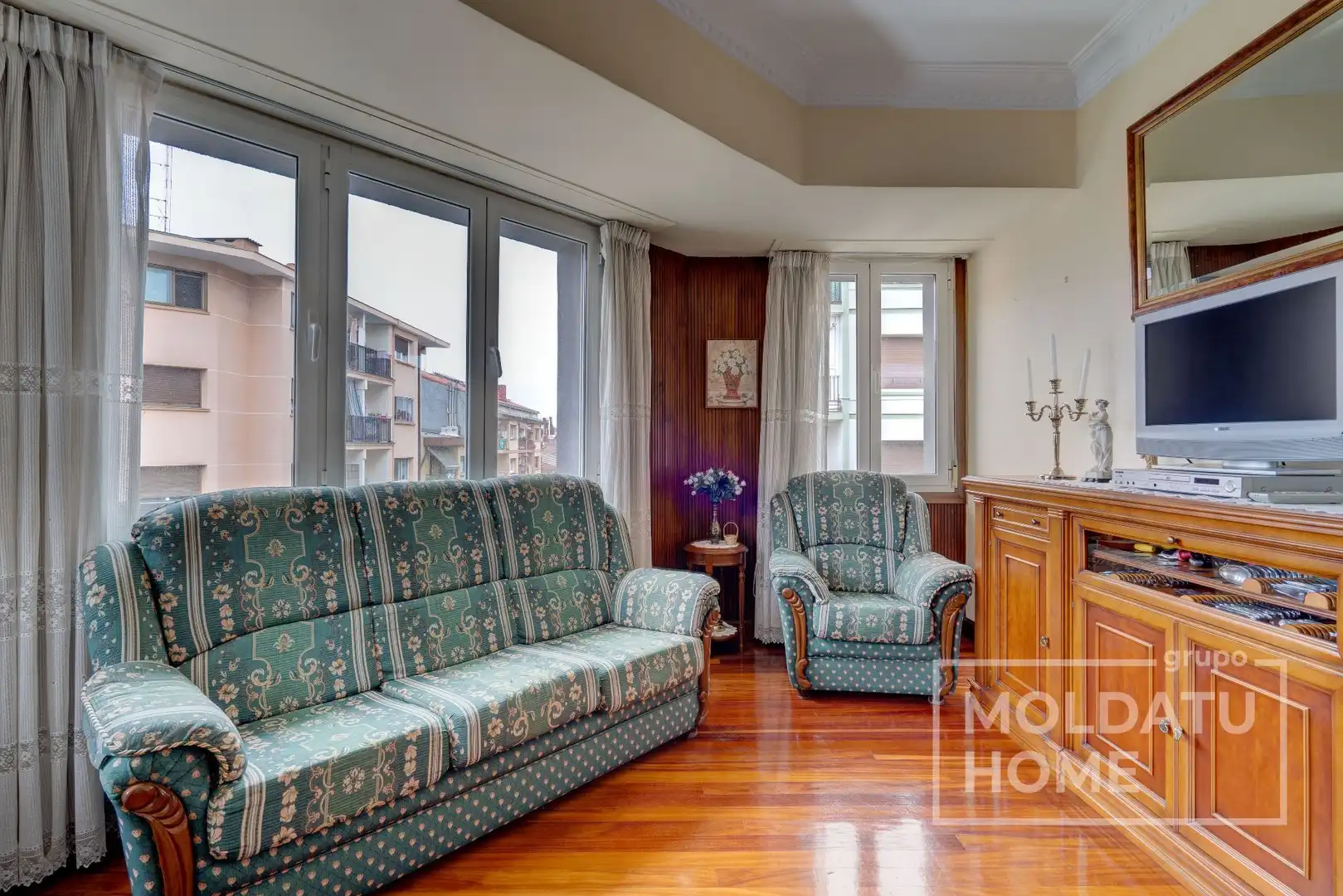 Sala de estar de Piso en venta en Irun  con Calefacción y Trastero
