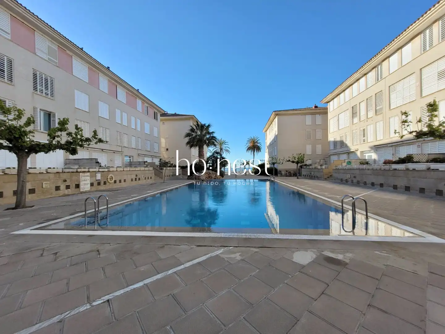 Schwimmbecken von Erdgeschoss zum Verkauf in El Vendrell mit Terrasse, Abstellraum und Gemeinschaftspool