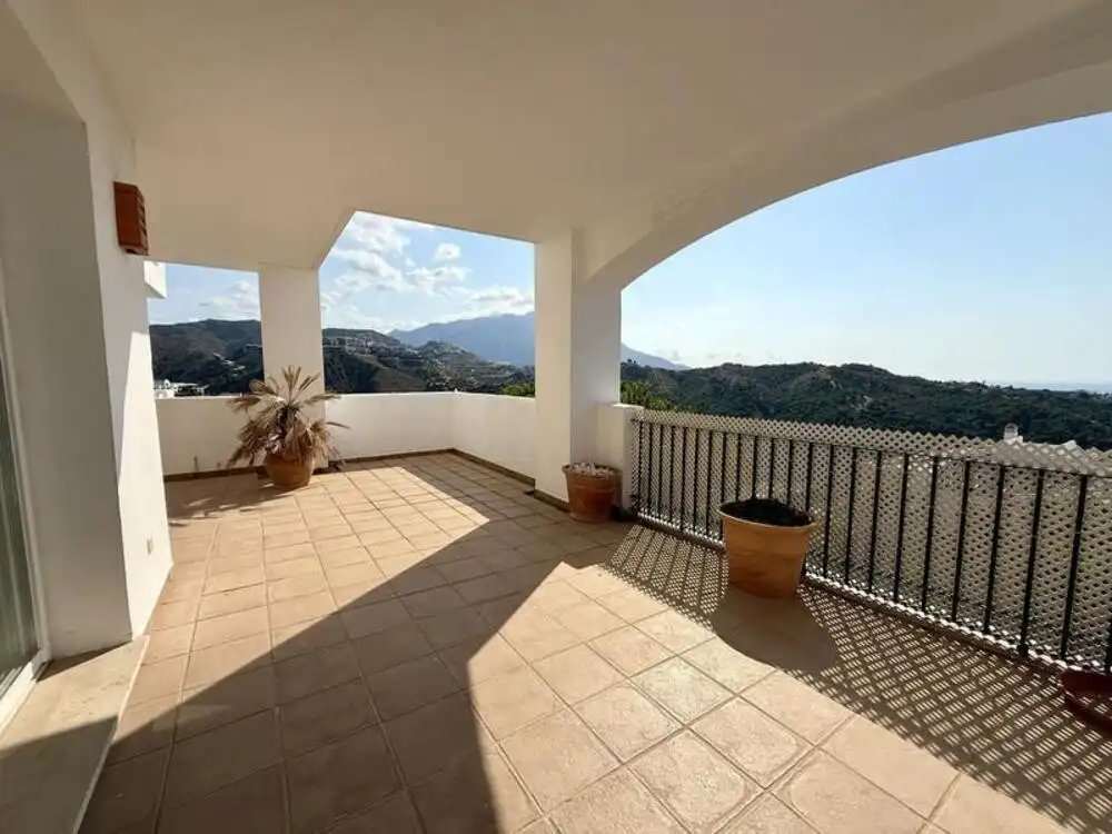 Terrasse von Wohnungen zur Miete in Benahavís mit Klimaanlage, Terrasse und Abstellraum