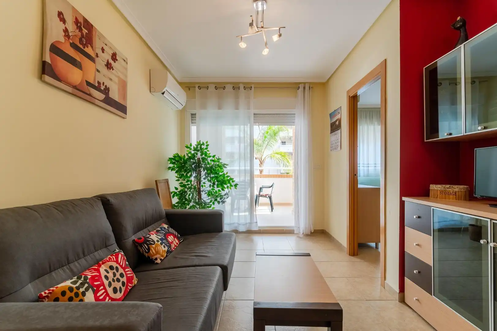 Sala d'estar de Apartament en venda en Oropesa del Mar / Orpesa amb Aire condicionat, Jardí privat i Terrassa