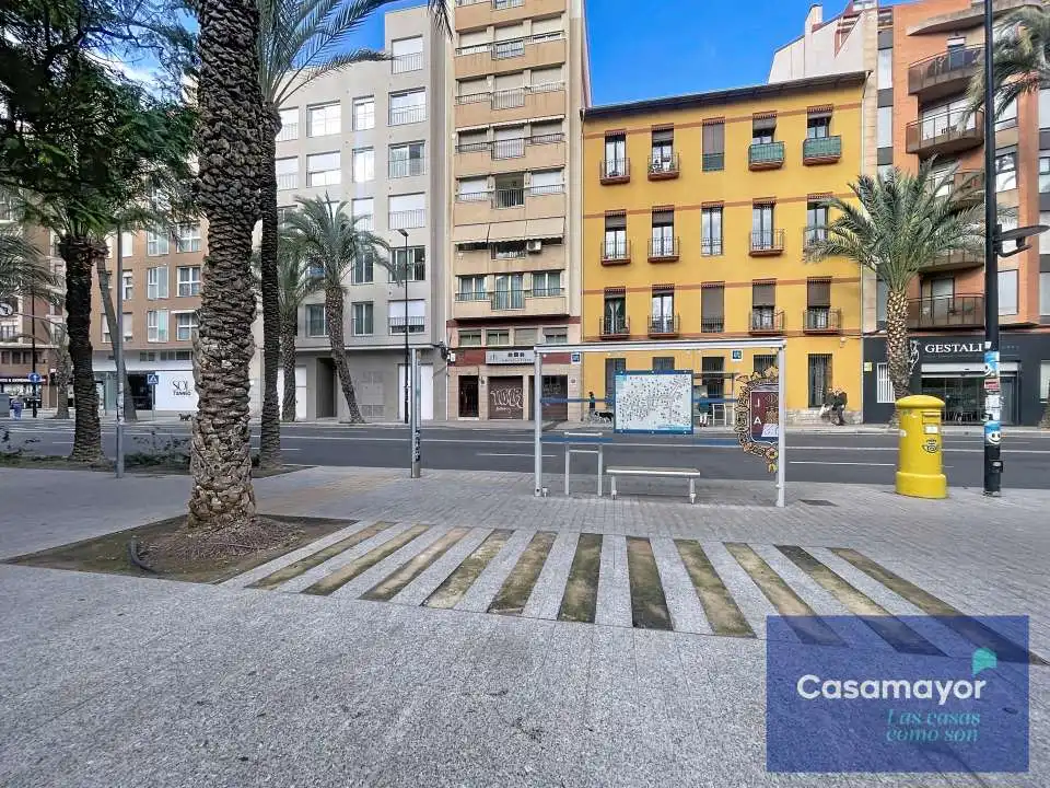 Vista exterior de Pis en venda en Alicante / Alacant amb Aire condicionat, Calefacció i Terrassa