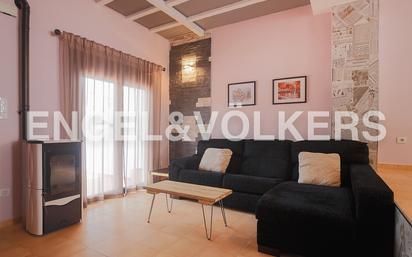 Living room of Single-family semi-detached for sale in Gilet  with Terrace and Swimming Pool
