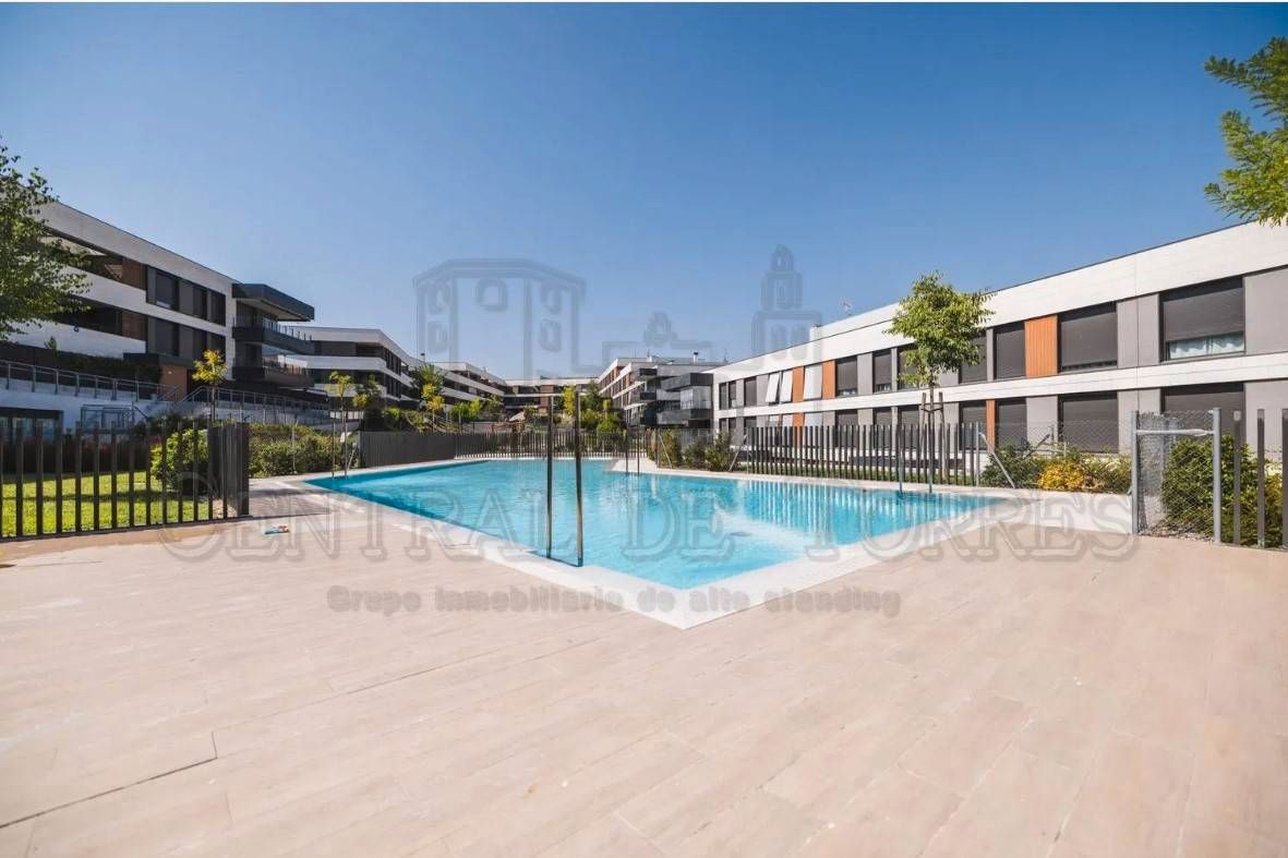 Piscina de Pis de lloguer en Las Rozas de Madrid amb Aire condicionat, Calefacció i Parquet
