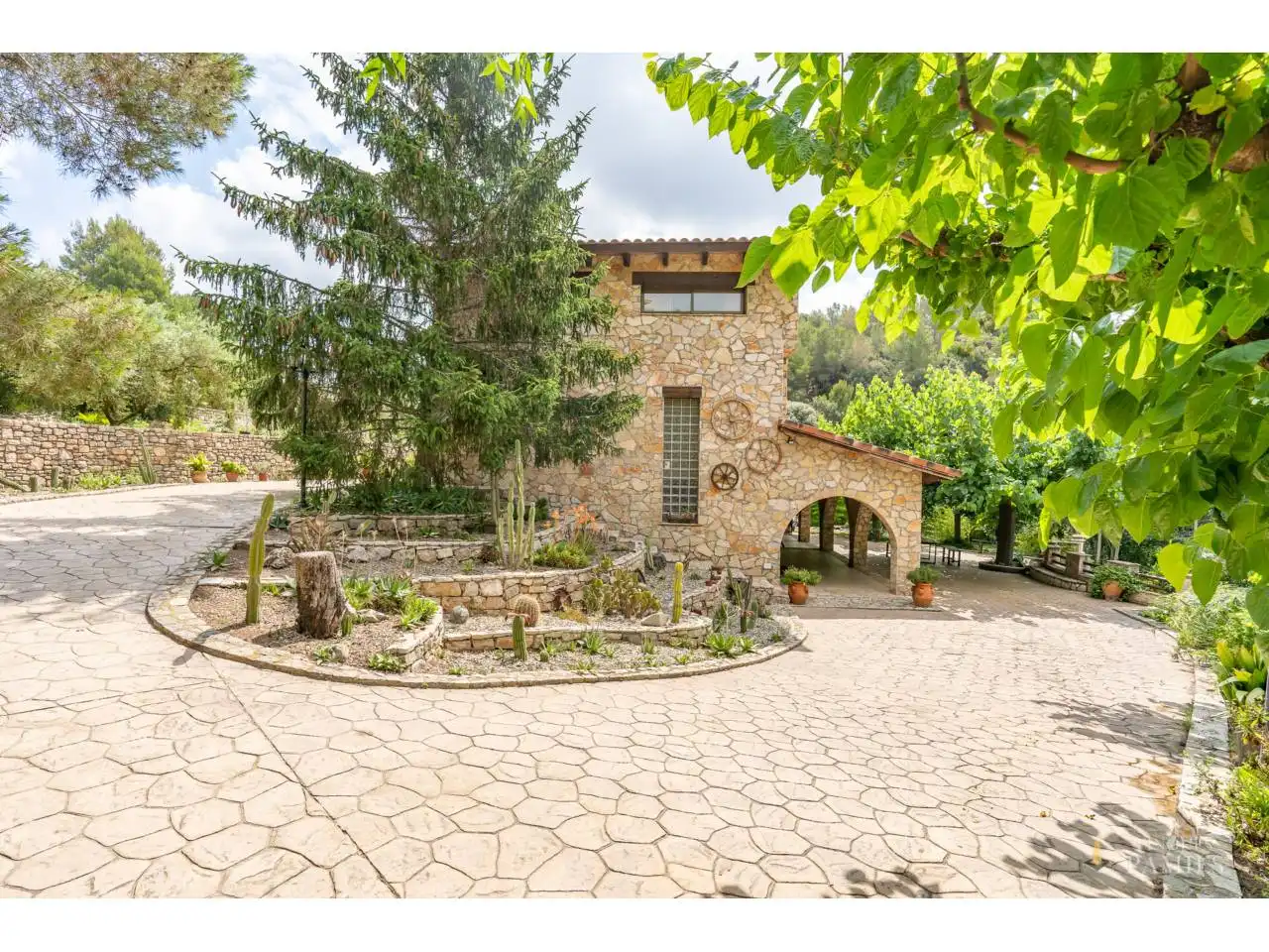 Vista exterior de Finca rústica en venda en Riudecols amb Calefacció, Jardí privat i Piscina