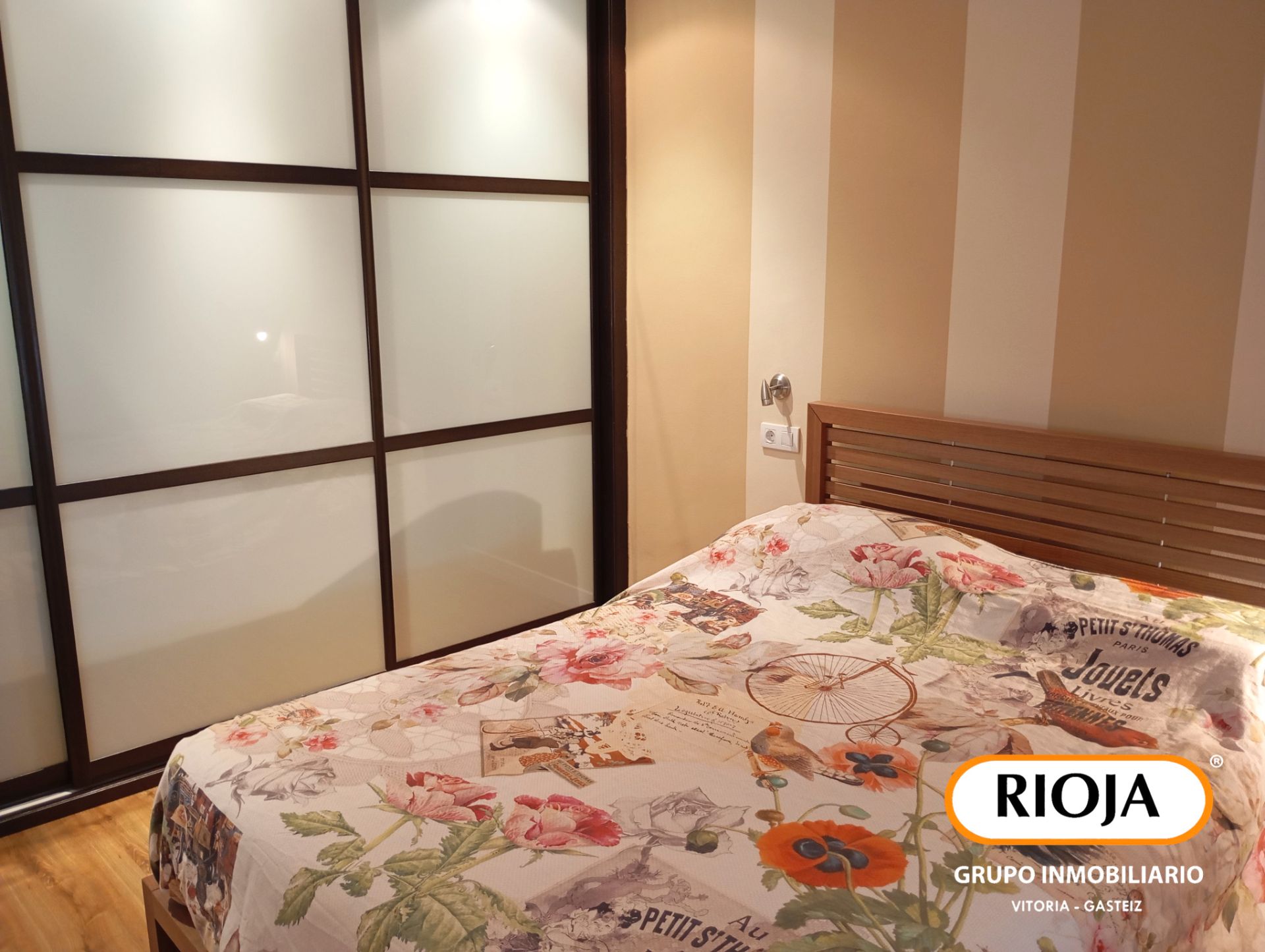 Bedroom of Flat for sale in Vitoria - Gasteiz  with Heating, Storage room and Furnished