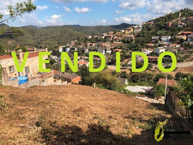 Terreno residencial en Venta en Carrer de la Bruguera, 17 en Torrelles de Llobregat