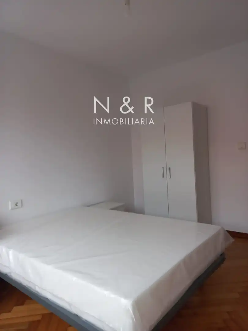 Habitación de Piso en venta en Santiago de Compostela  con Calefacción y Amueblado