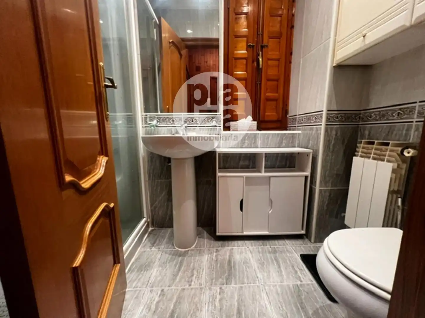 Bathroom of Flat for sale in Burgos  with Heating and Furnished