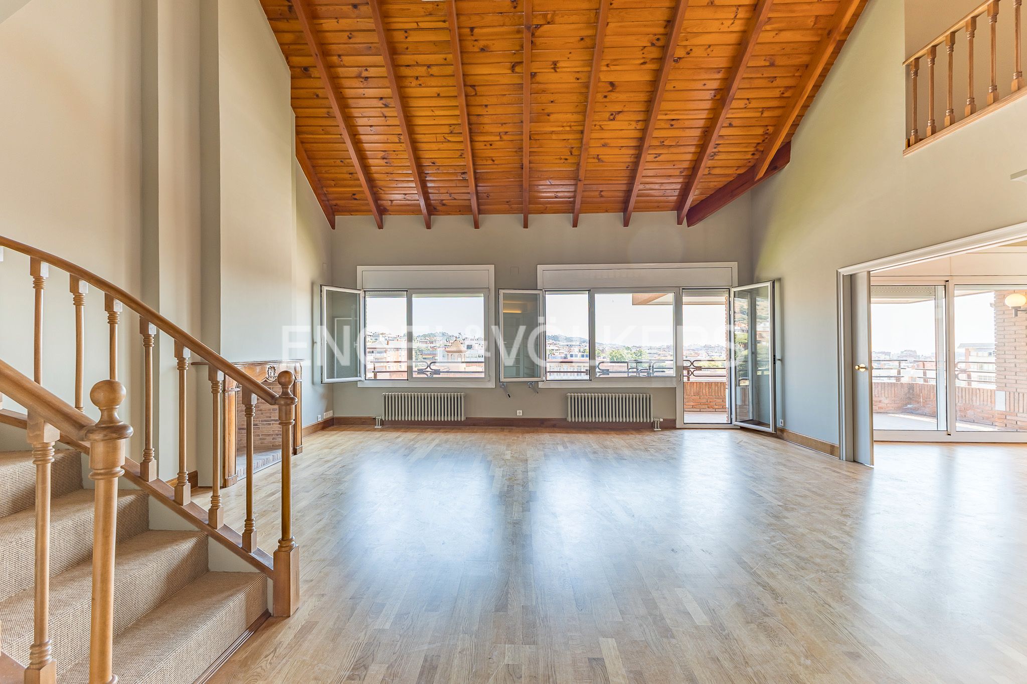 Sala d'estar de Dúplex de lloguer en  Barcelona Capital amb Aire condicionat, Calefacció i Parquet
