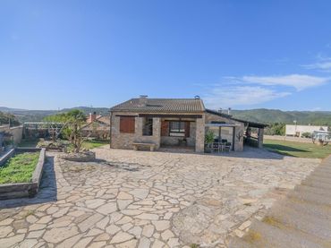 Detached house with garden for sale in Fonollosa