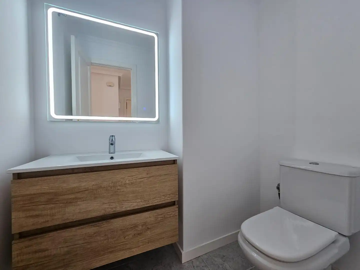 Baño de Apartamento en venta en Orihuela con Aire acondicionado, Amueblado y Piscina comunitaria
