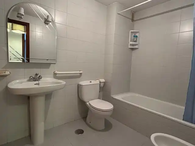 Baño de Apartamento de alquiler en Ames con Calefacción y Amueblado