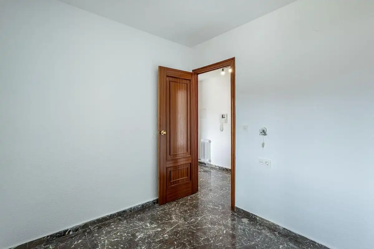 Flat for rent in Granada  with Balcony and Community pool