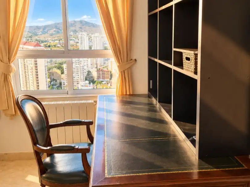 Dormitori de Apartament en venda en Benidorm amb Aire condicionat i Terrassa