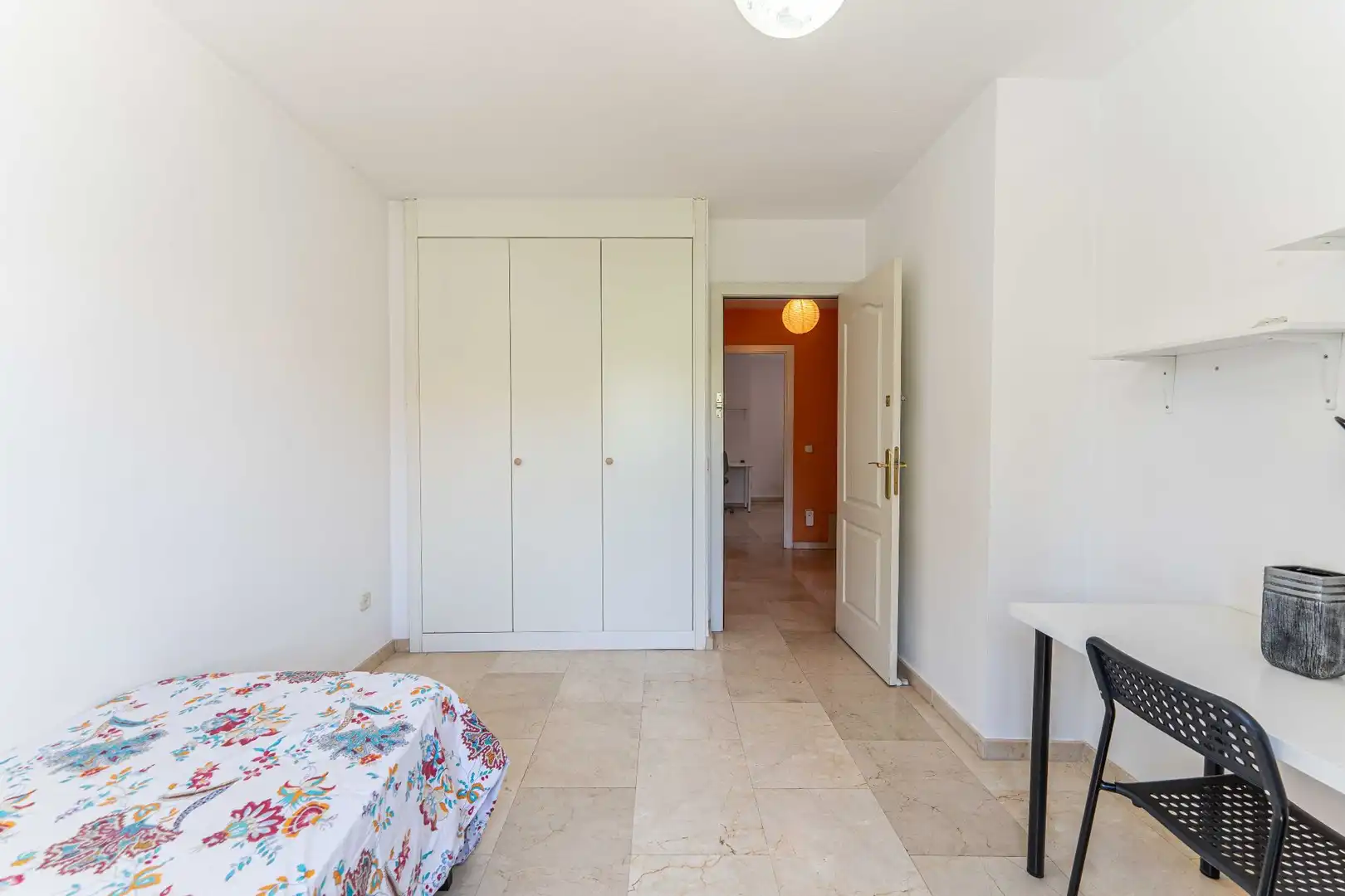 Habitación de Casa adosada en venta en Fuenlabrada con Aire acondicionado, Calefacción y Jardín privado
