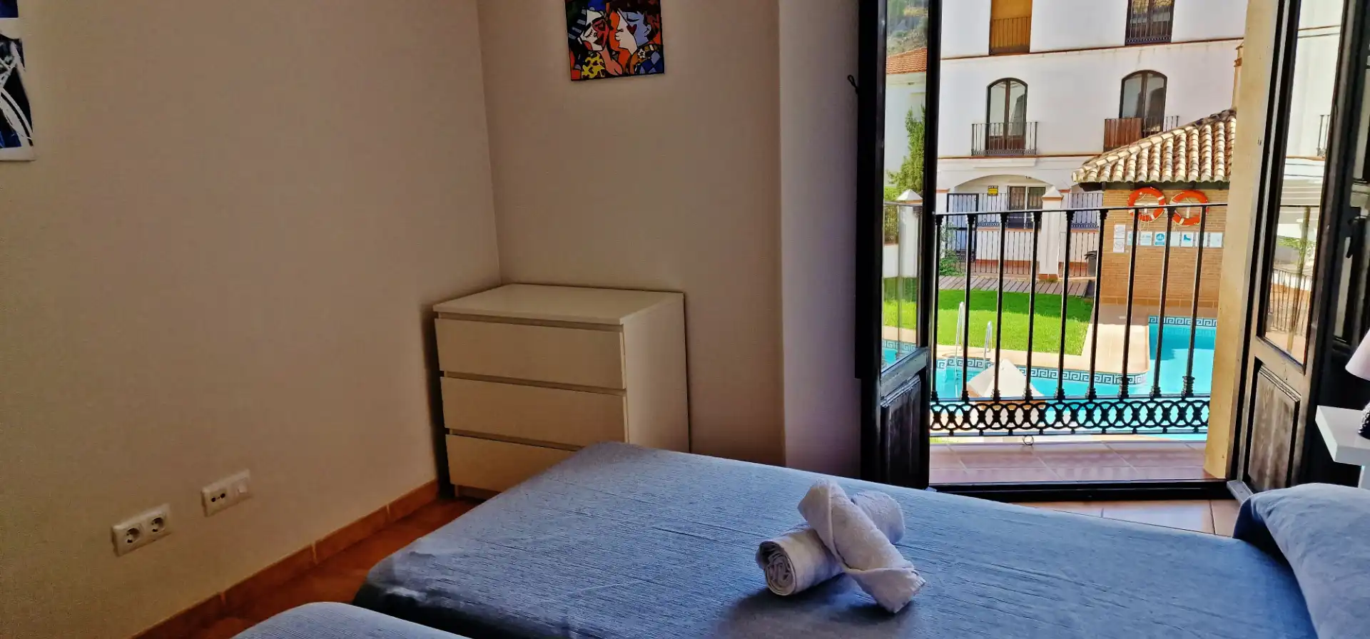Schlafzimmer von Wohnungen zur Miete in Vélez de Benaudalla mit Klimaanlage, Heizung und Terrasse