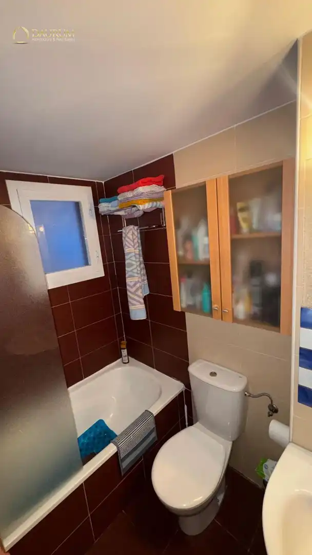 Badezimmer von Einfamilien-Reihenhaus zum Verkauf in Alcalá de Henares mit Klimaanlage, Heizung und Terrasse